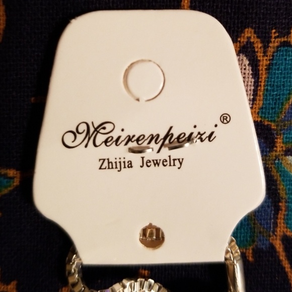 Round Choker Pendant & Box Link Chain - Picture 6 of 7